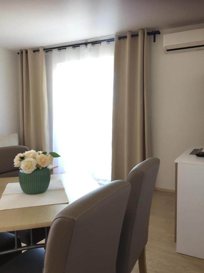 Apartments Mare プナト エクステリア 写真