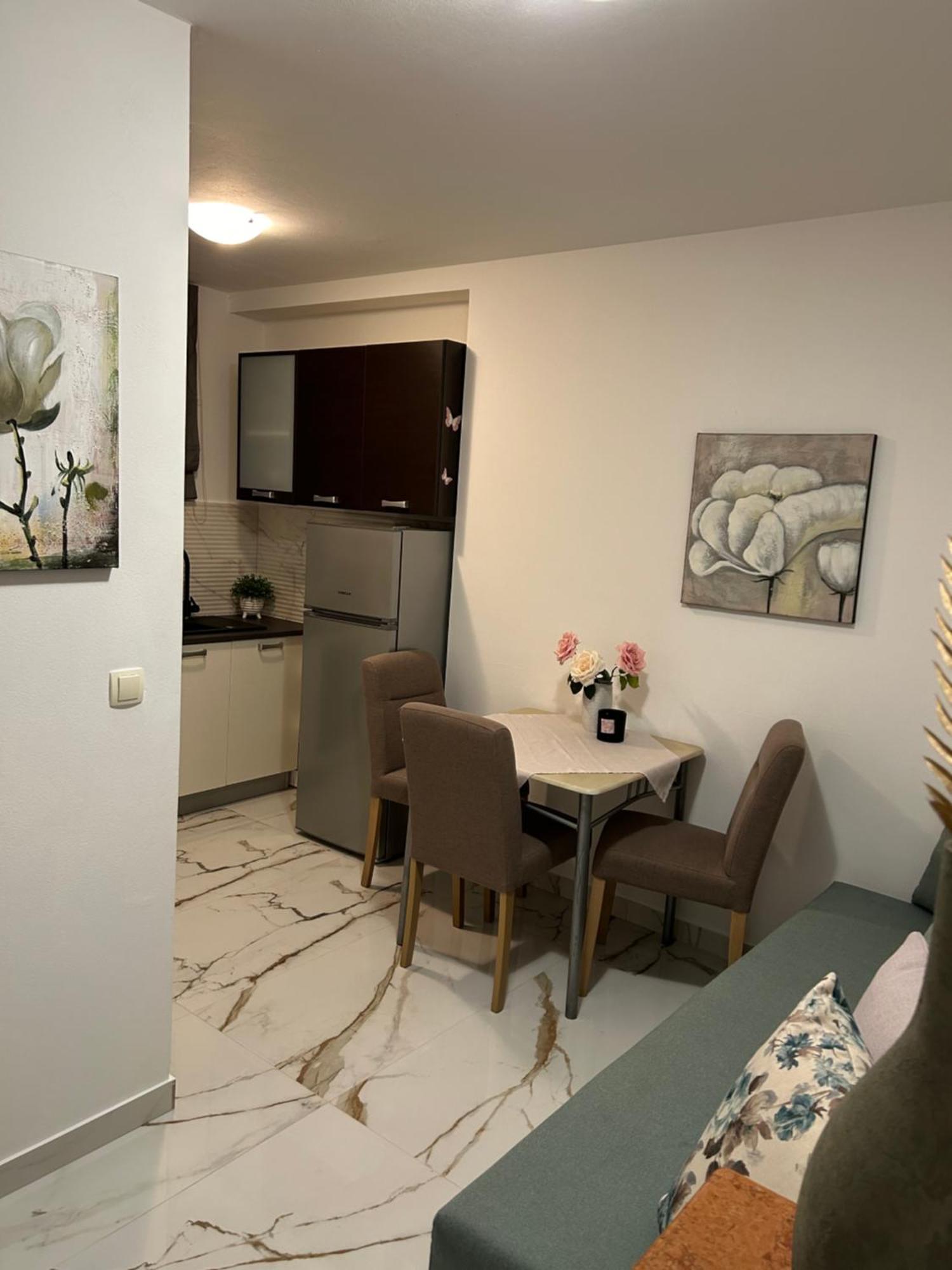 Apartments Mare プナト エクステリア 写真