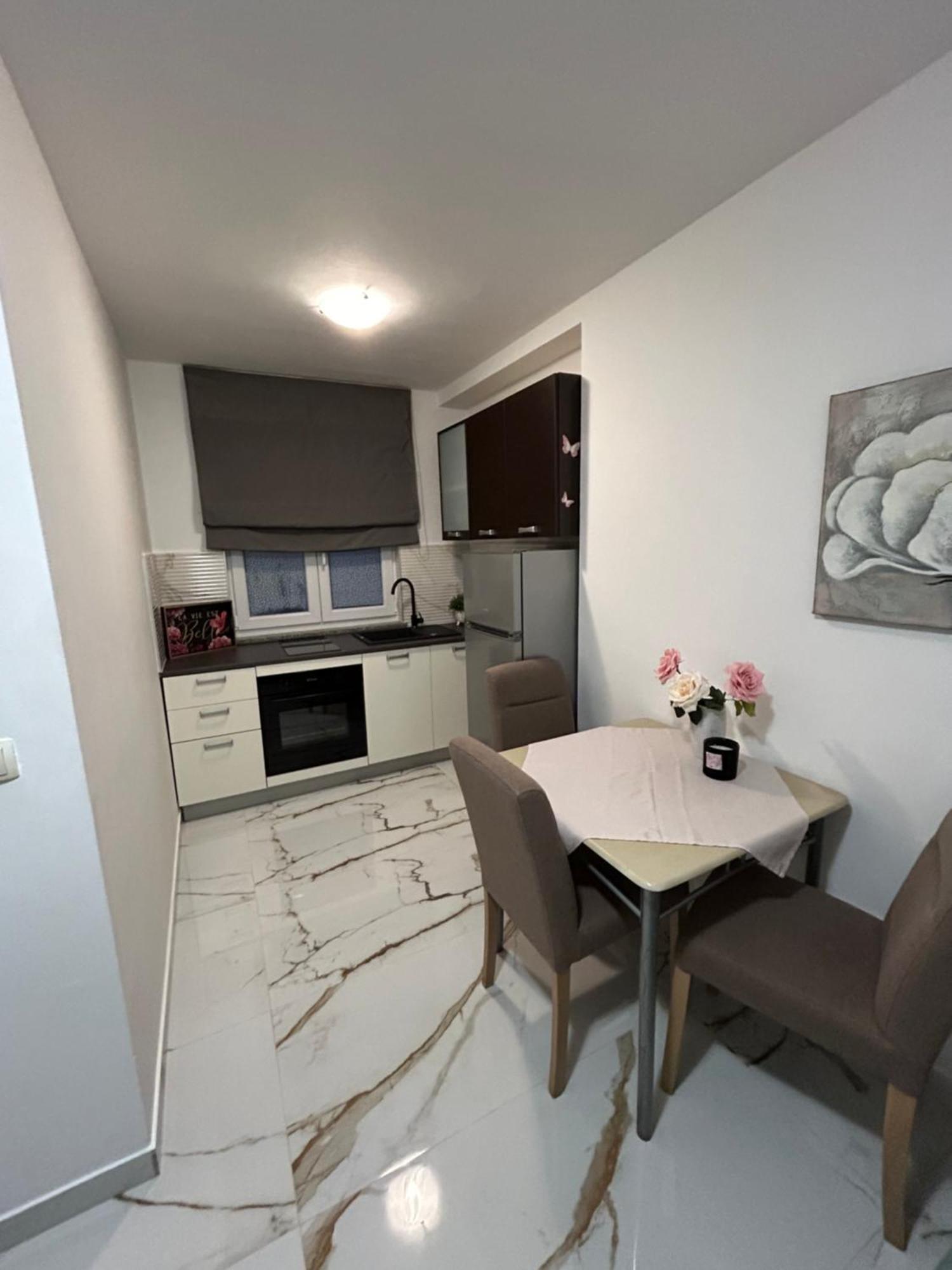 Apartments Mare プナト エクステリア 写真