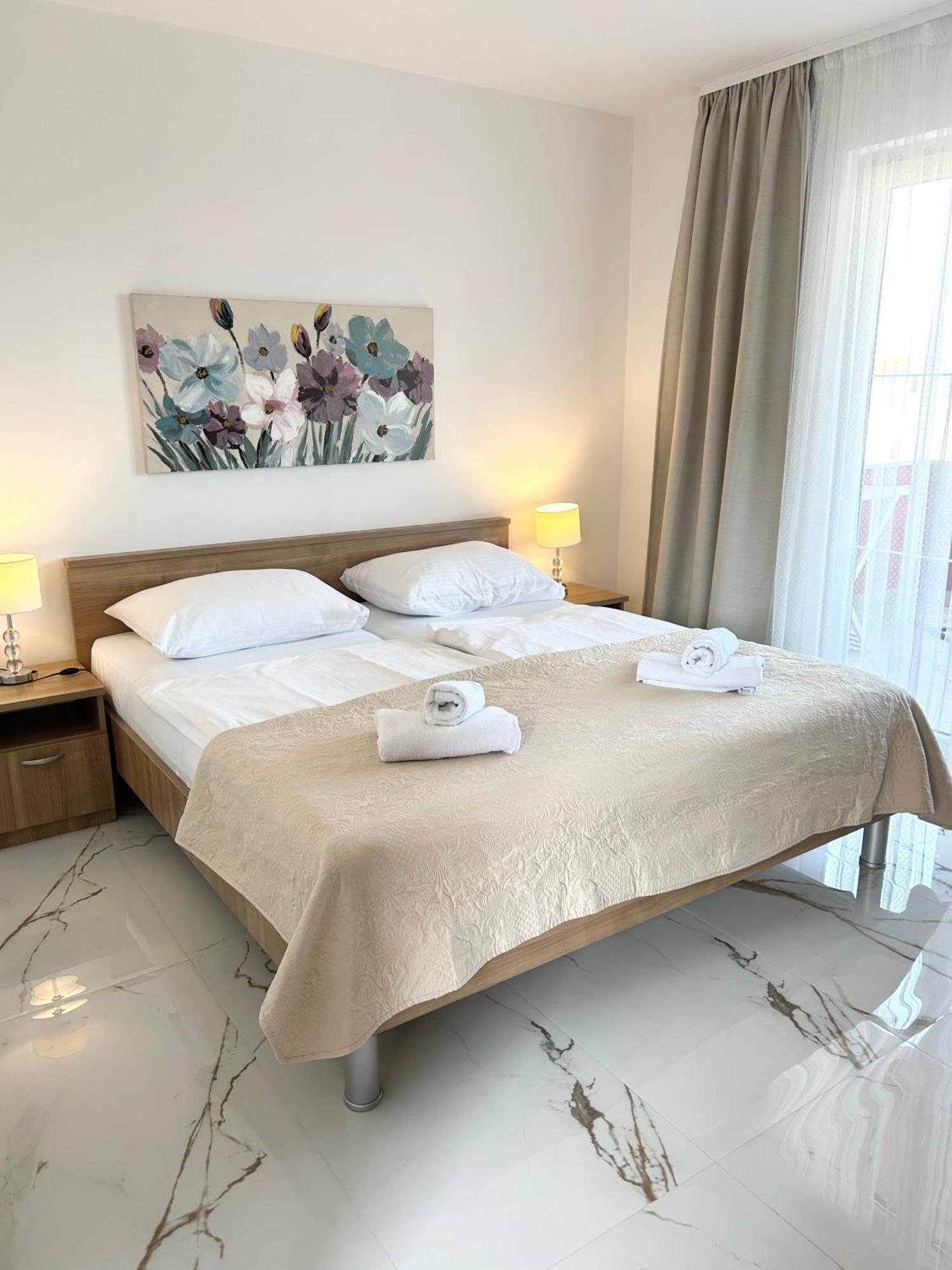 Apartments Mare プナト エクステリア 写真