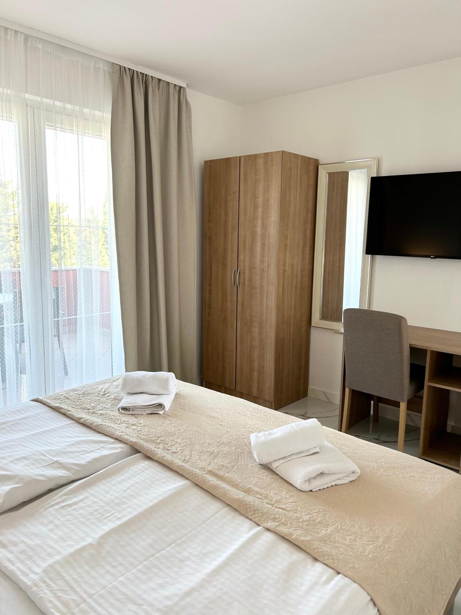Apartments Mare プナト エクステリア 写真